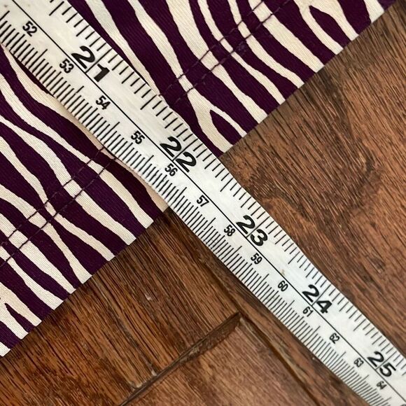 J.McLaughlin signature tee zebra purple print small - Picture 3 of 8